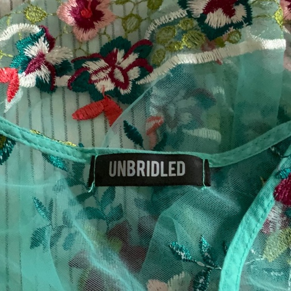 Women’s embroidered Coverup/Duster. Size Large, Teal, Shades of Pink, Stunning! - Picture 6 of 6